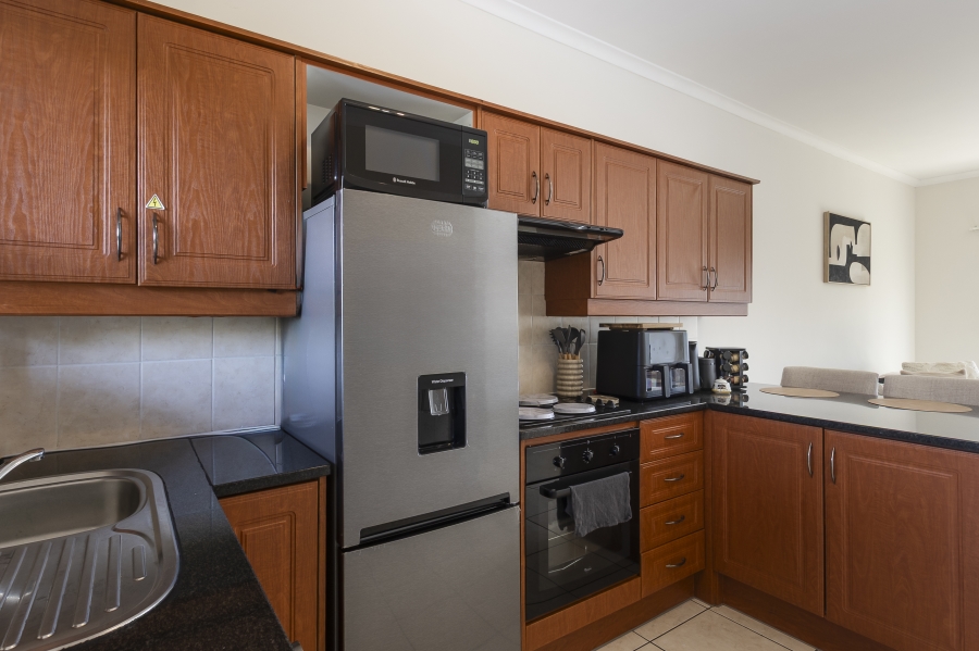 To Let 2 Bedroom Property for Rent in Heritage Park Western Cape